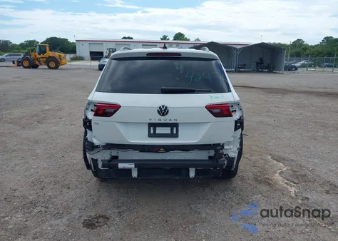 2022 Volkswagen Tiguan 2.0T Se R-Line Black z USA, uszkodzony, nr VIN 3VVCB7AX8NM105497